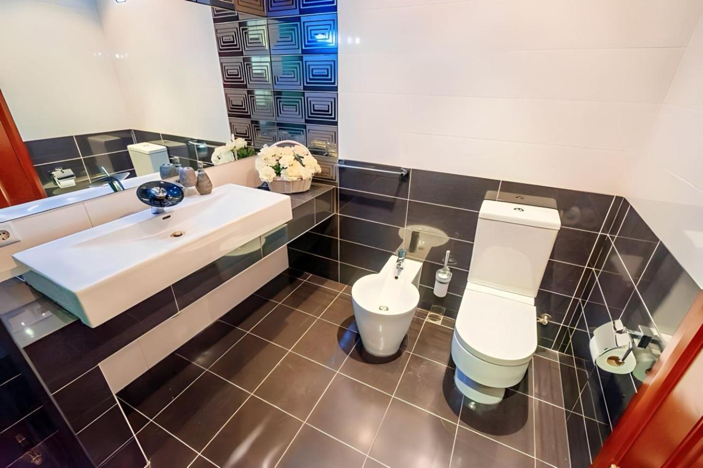 Cabernet Corner Apartment Tbilisi ภายนอก รูปภาพ
