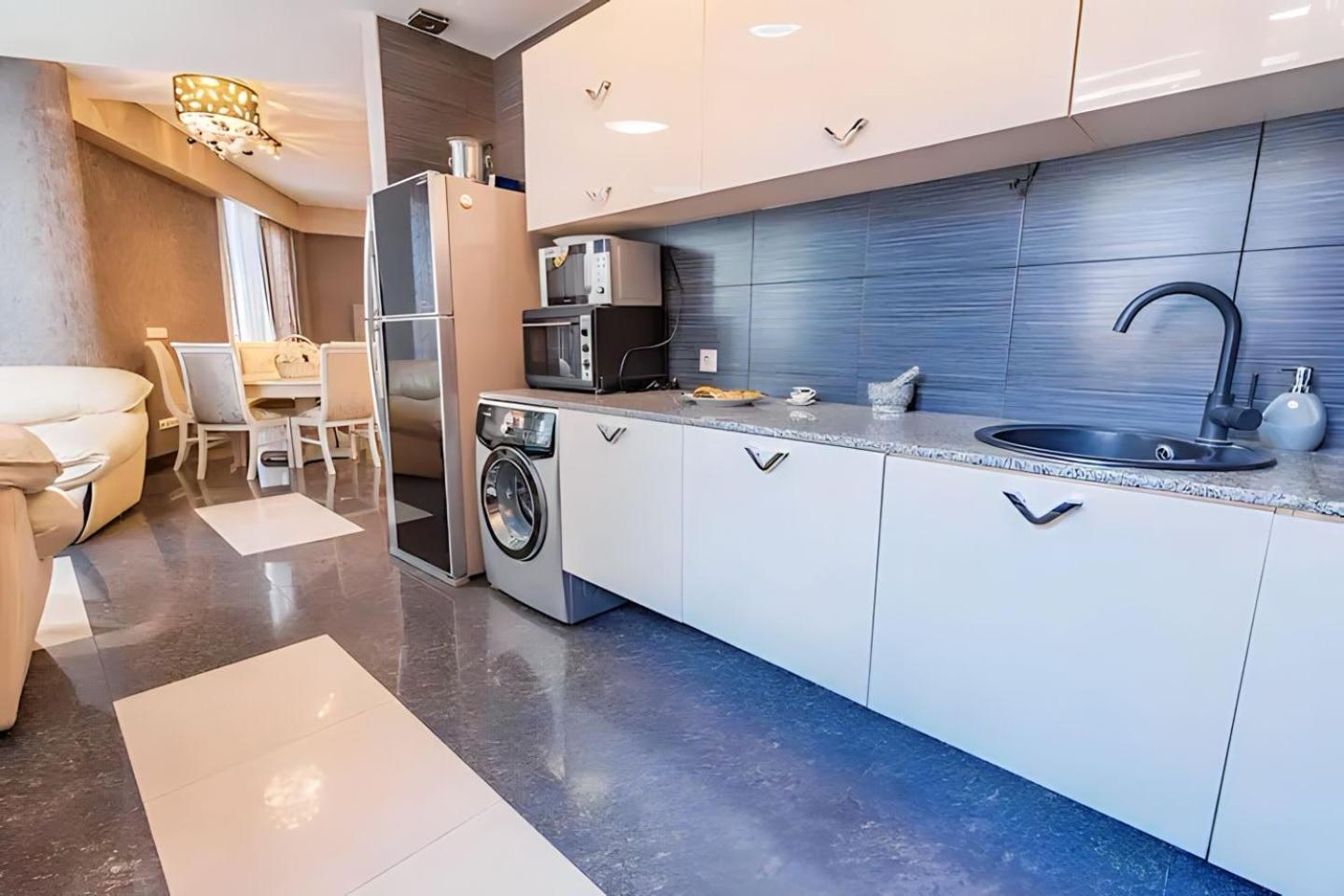 Cabernet Corner Apartment Tbilisi ภายนอก รูปภาพ