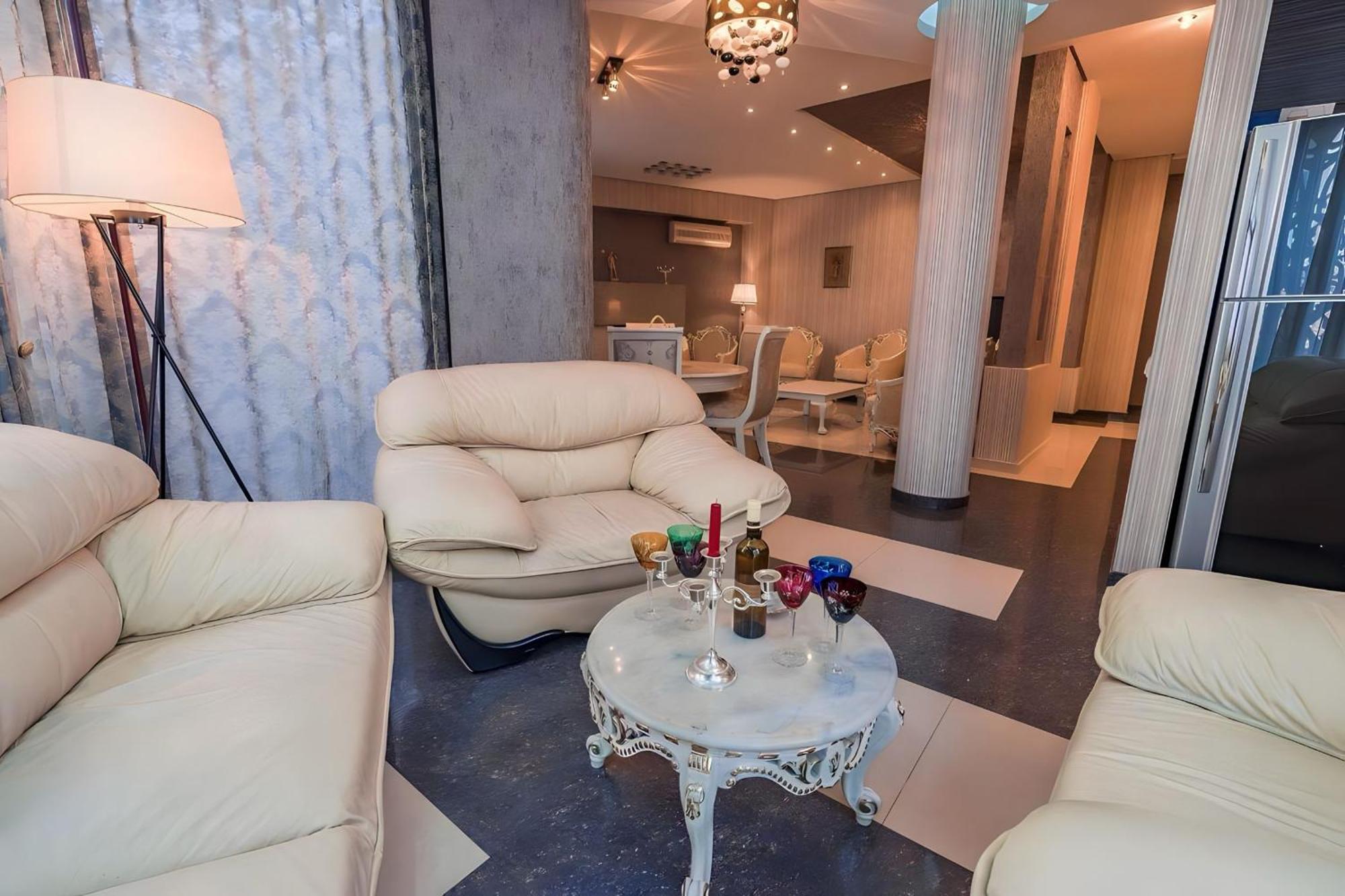 Cabernet Corner Apartment Tbilisi ภายนอก รูปภาพ