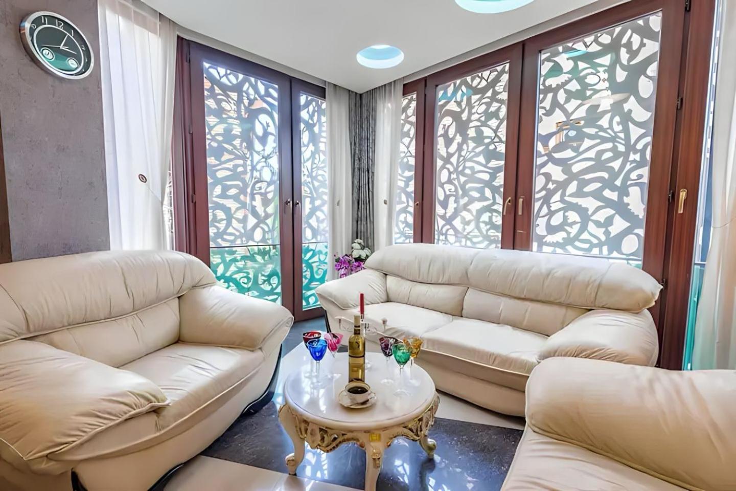 Cabernet Corner Apartment Tbilisi ภายนอก รูปภาพ