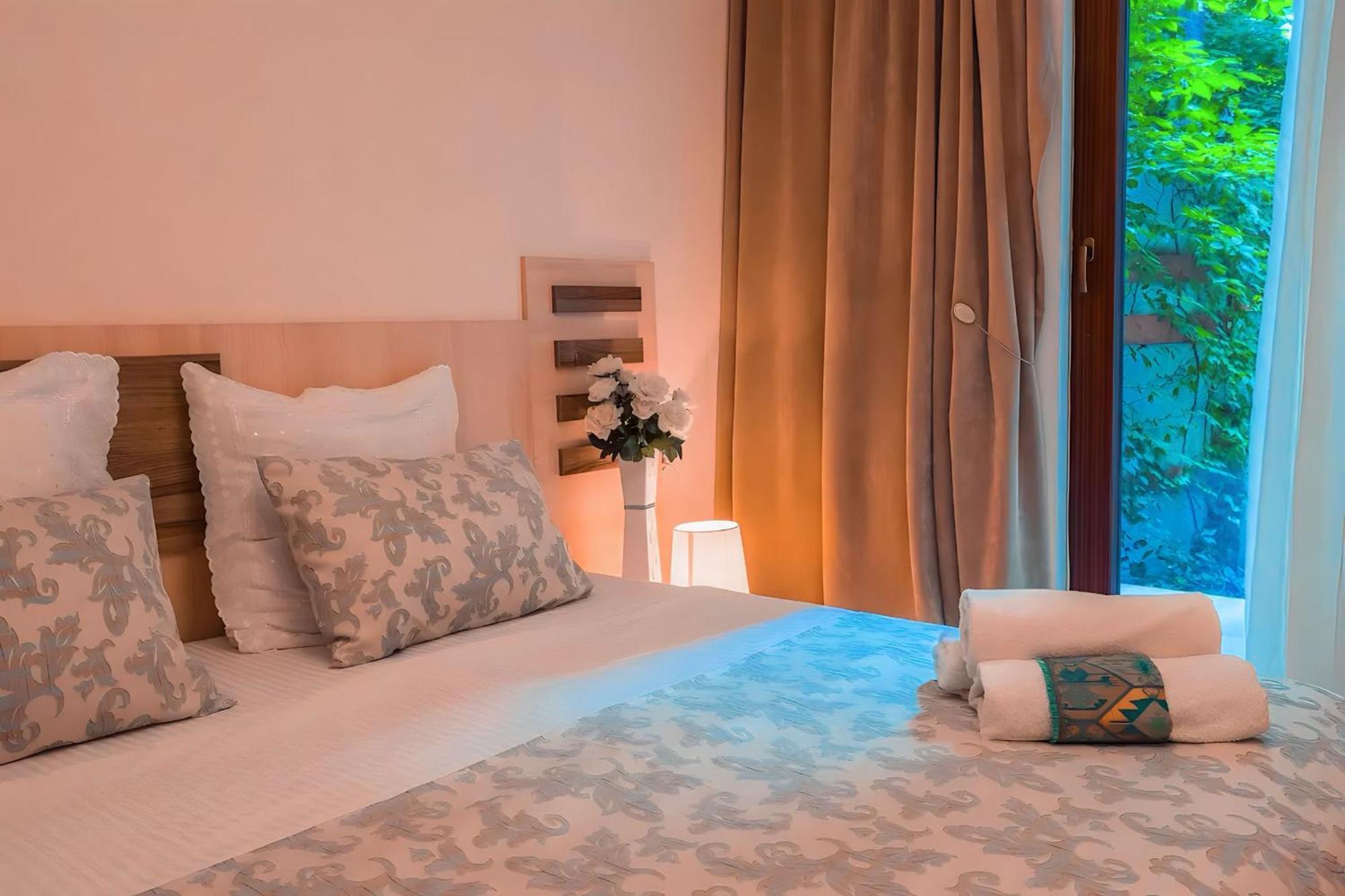 Cabernet Corner Apartment Tbilisi ภายนอก รูปภาพ