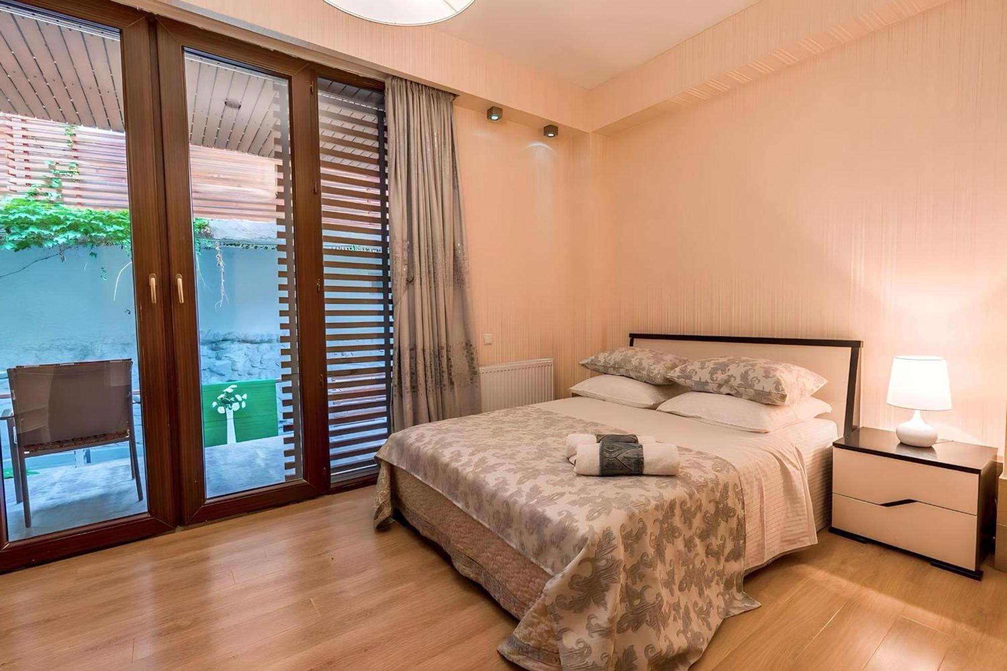 Cabernet Corner Apartment Tbilisi ภายนอก รูปภาพ