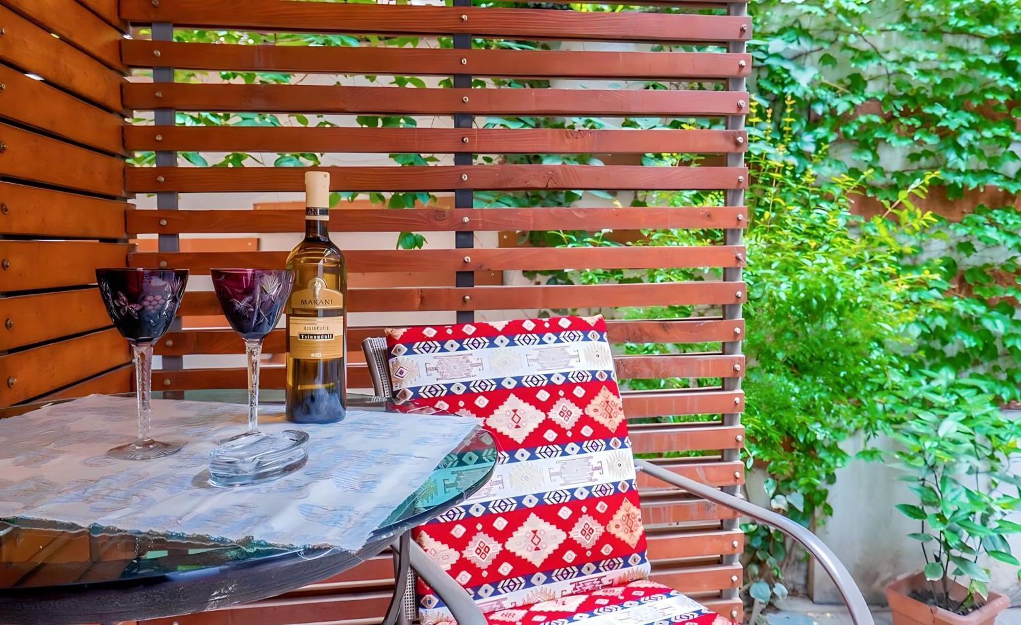 Cabernet Corner Apartment Tbilisi ภายนอก รูปภาพ