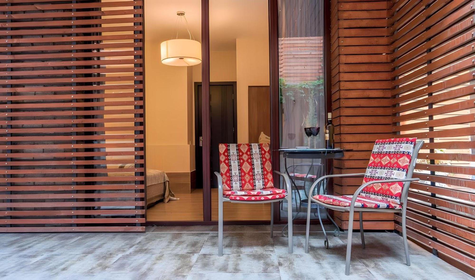 Cabernet Corner Apartment Tbilisi ภายนอก รูปภาพ